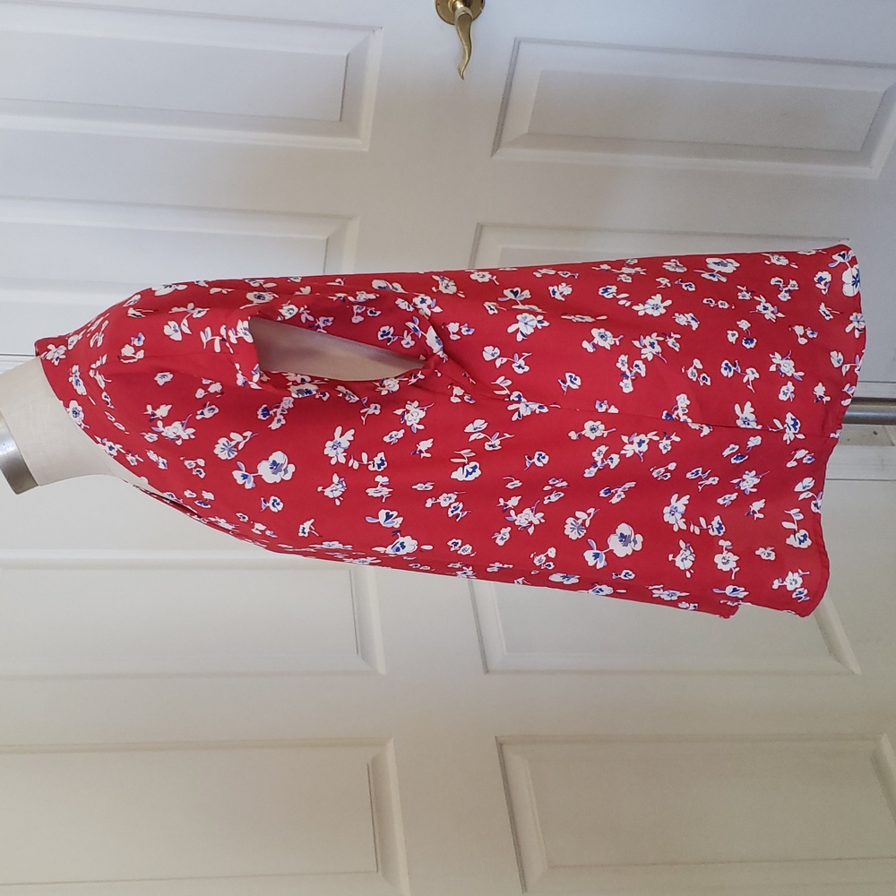 Pleione Anthropologie Floral V-Neck Blouse M Red Short Sleeve Cuffed Dolman Top - Picture 4 of 10